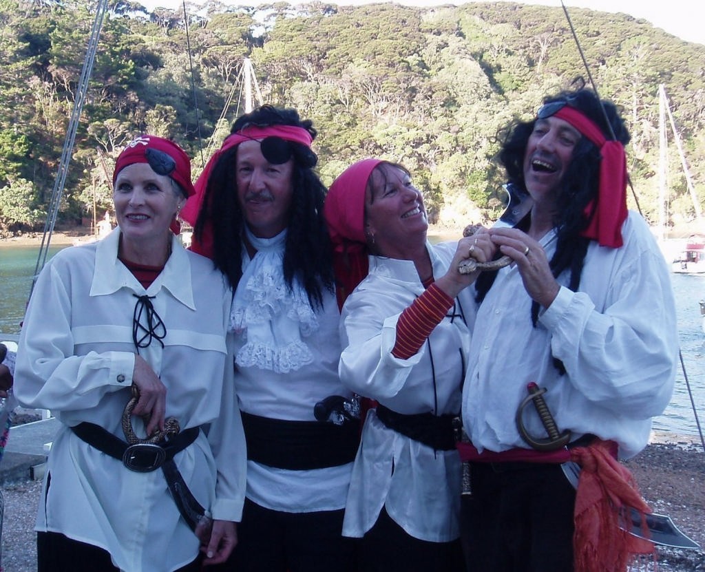 Scurvy crew off Santana, B38 © Jane Pares - IMB